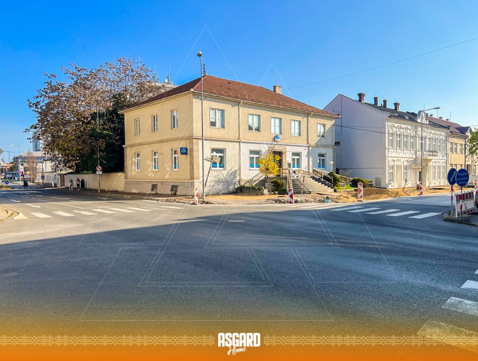 Kancelárske priestory s parkovaním vo dvore pri centre mesta